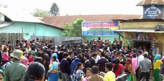 Students protest against `final bell` ahead of time, 8 injured in police action