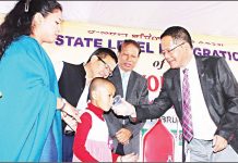 Schools, ASHAs join hands to deworm children