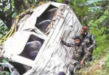 One killed, 12 hurt in mishap